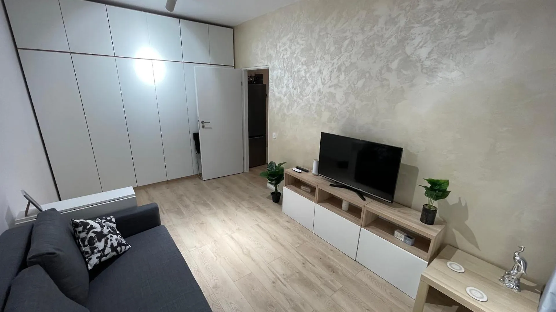 Rose Luxury Apartment Palace Bucharest Romania